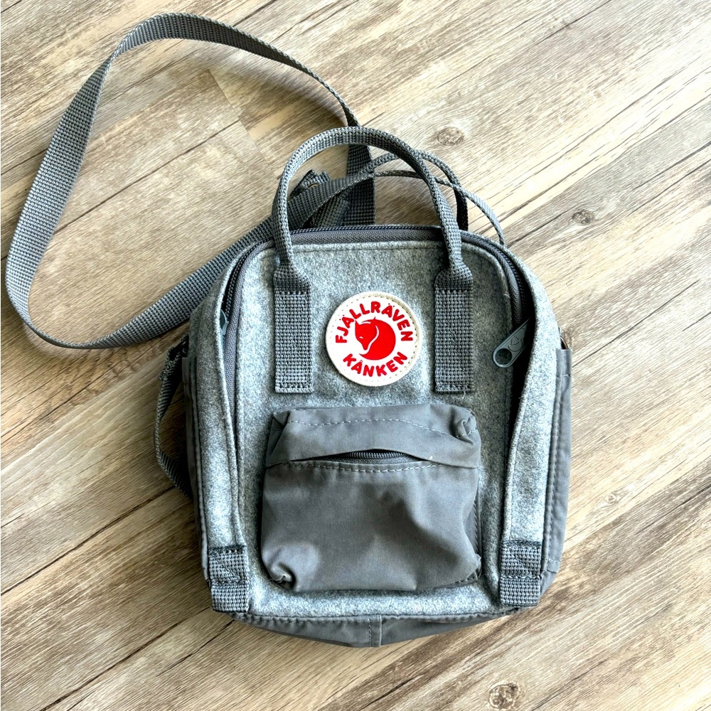 GUC! Fjallraven Kanken small crossbody bag